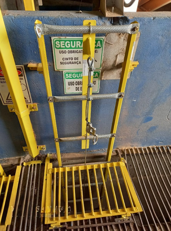 Linha de Vida Vertical em Escada - imagem 2